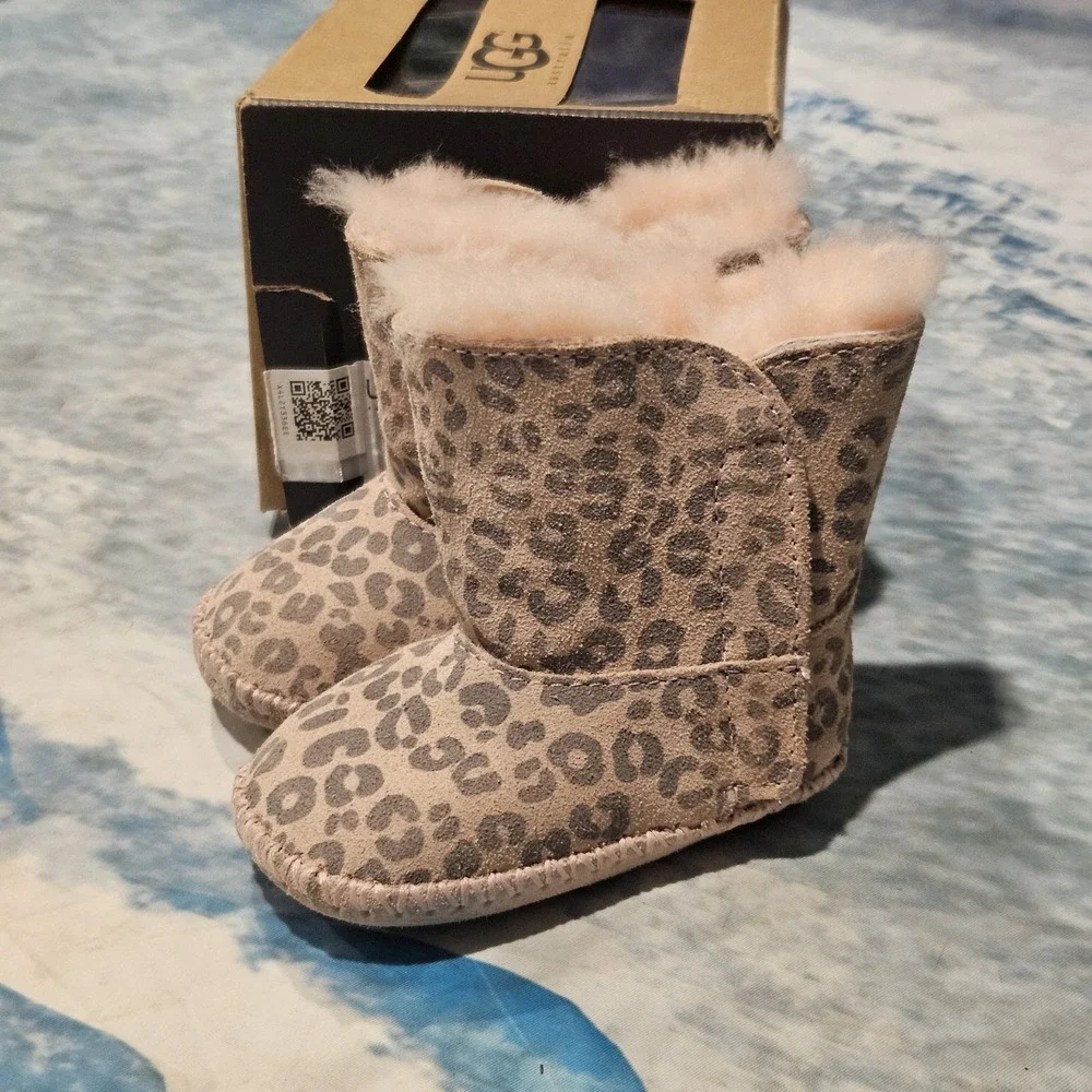 UGG Cassie Leopard Baby Boots Size 2/3 Pink Sheepskin 1001781 With Box